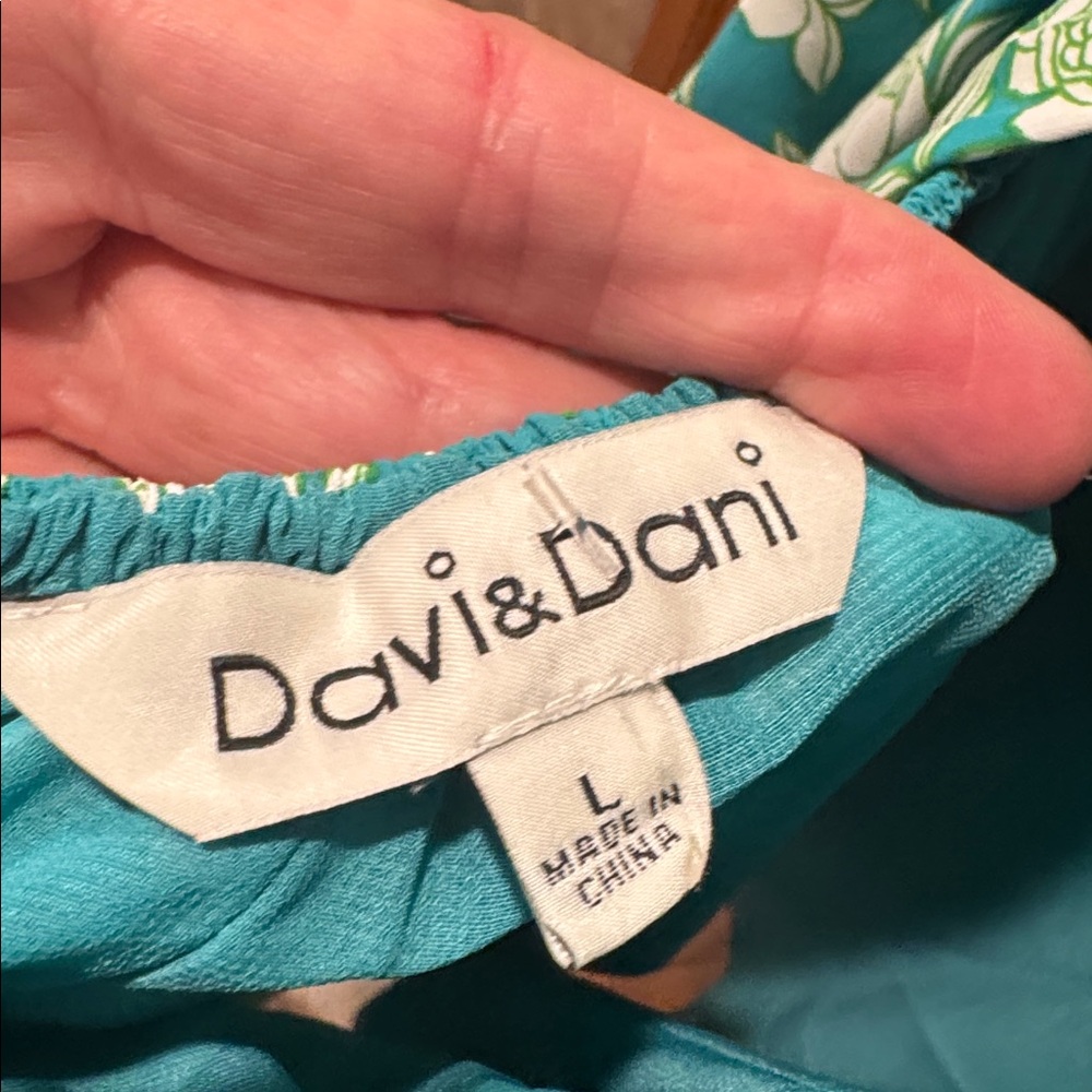 Davi and Dani Floral Teal Dress open back fully lined - Picture 3 of 3